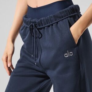 ALO Yoga Accolade Sweatpant Navy (XS)